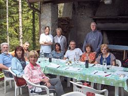 gruppo in un esterno da merenderi